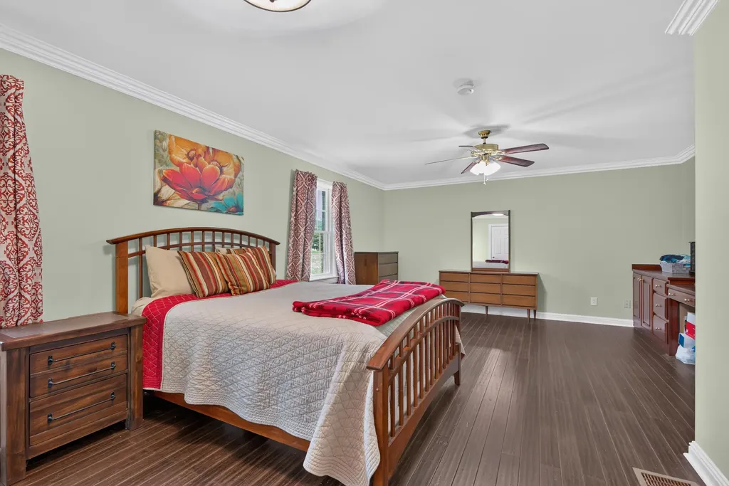 107 Squires Pointe Road Paris KY 40361