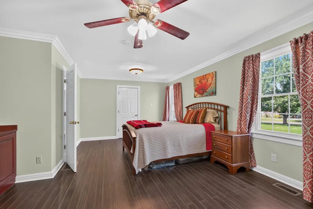 107 Squires Pointe Road Paris KY 40361