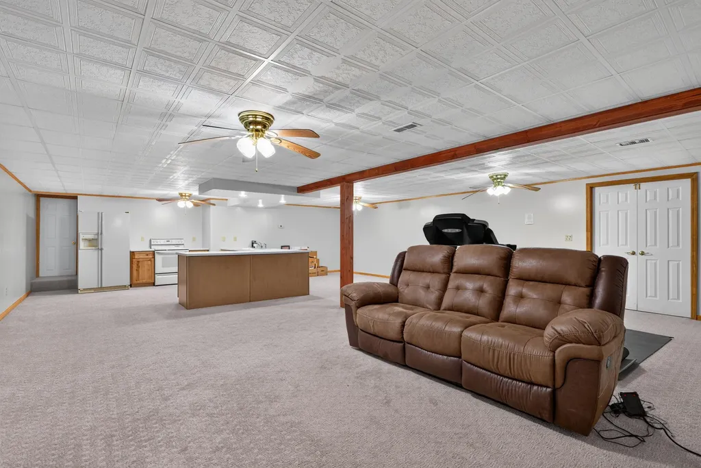 107 Squires Pointe Road Paris KY 40361