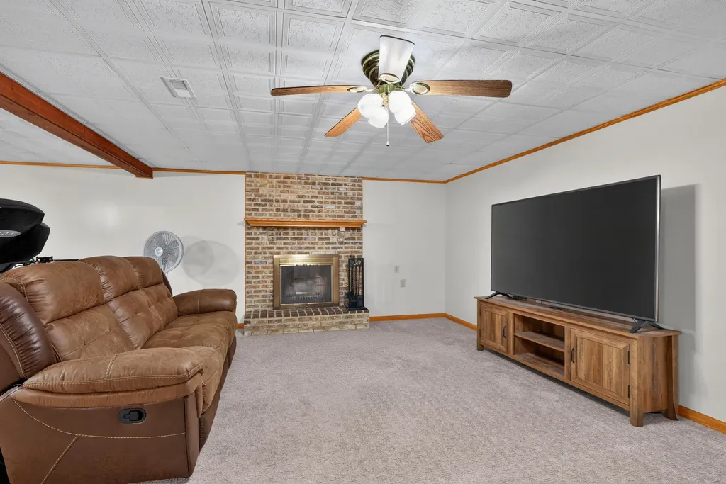 107 Squires Pointe Road Paris KY 40361