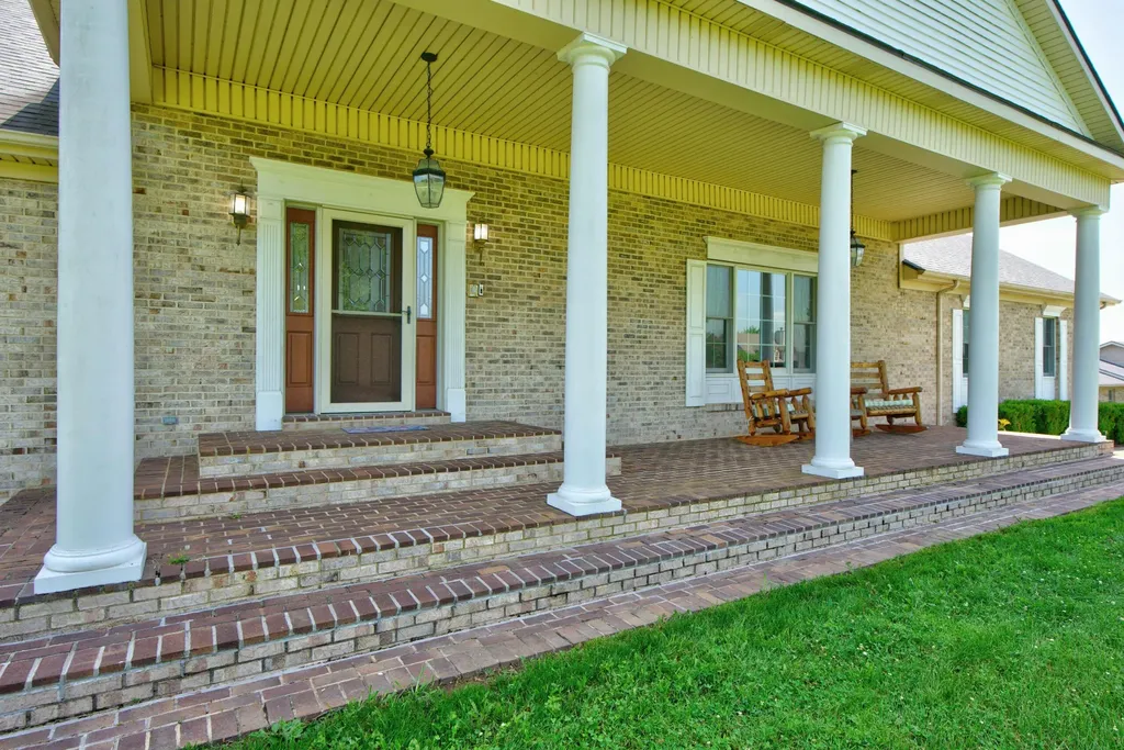 107 Squires Pointe Road Paris KY 40361