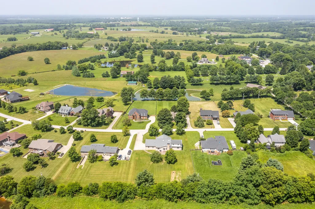107 Squires Pointe Road Paris KY 40361