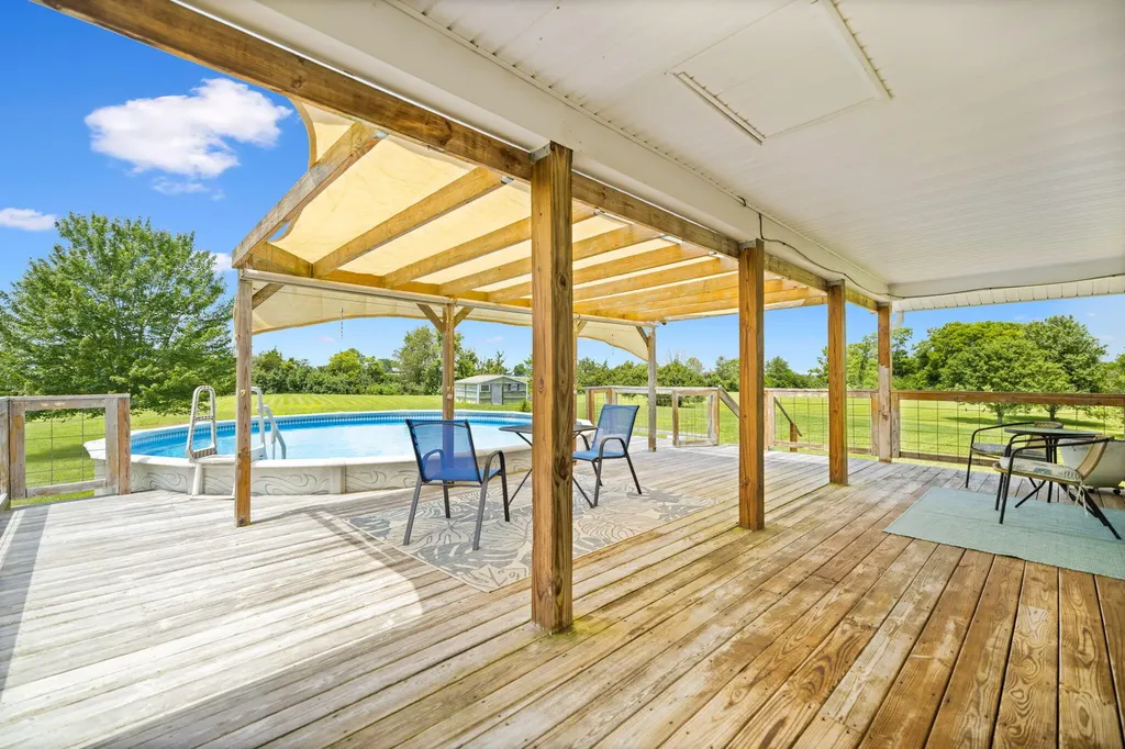 849 Paradise Camp Road Harrodsburg KY 40330