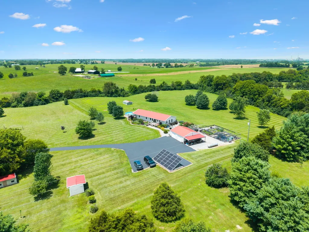 849 Paradise Camp Road Harrodsburg KY 40330