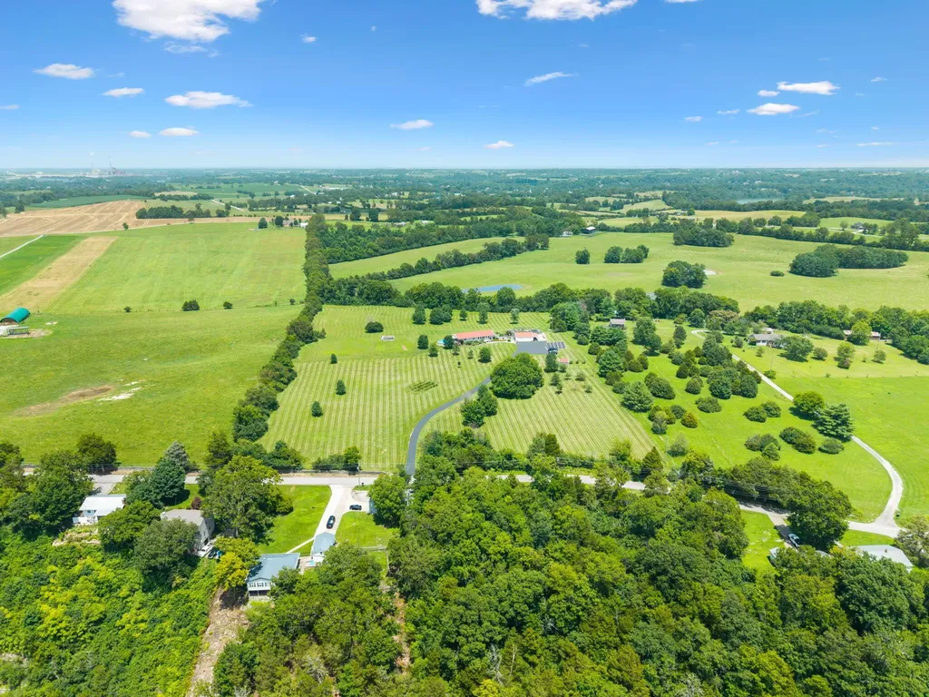 849 Paradise Camp Road Harrodsburg KY 40330