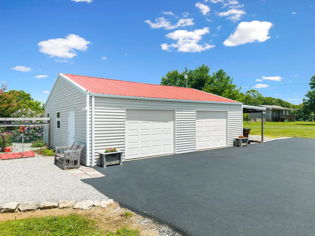 849 Paradise Camp Road Harrodsburg KY 40330