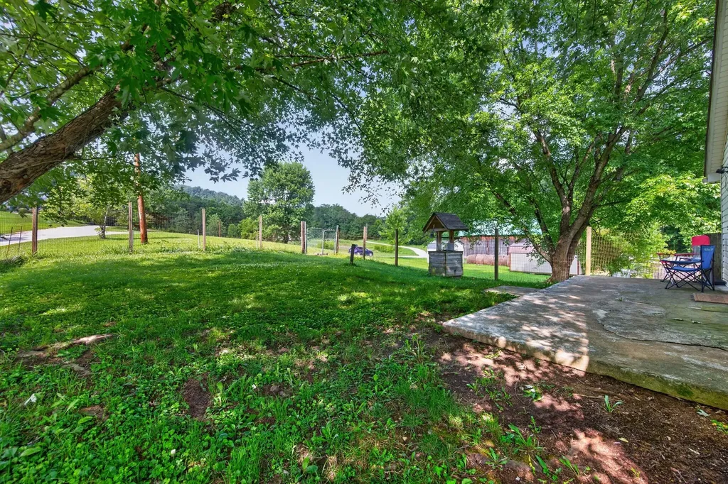 326 Roberts Road Stanton KY 40380