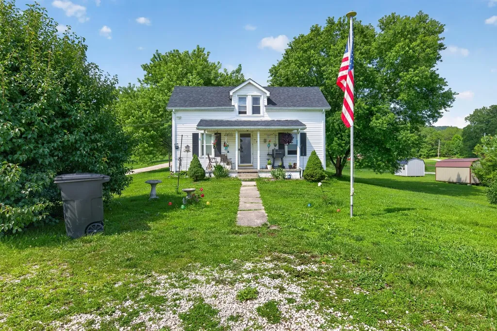 326 Roberts Road Stanton KY 40380