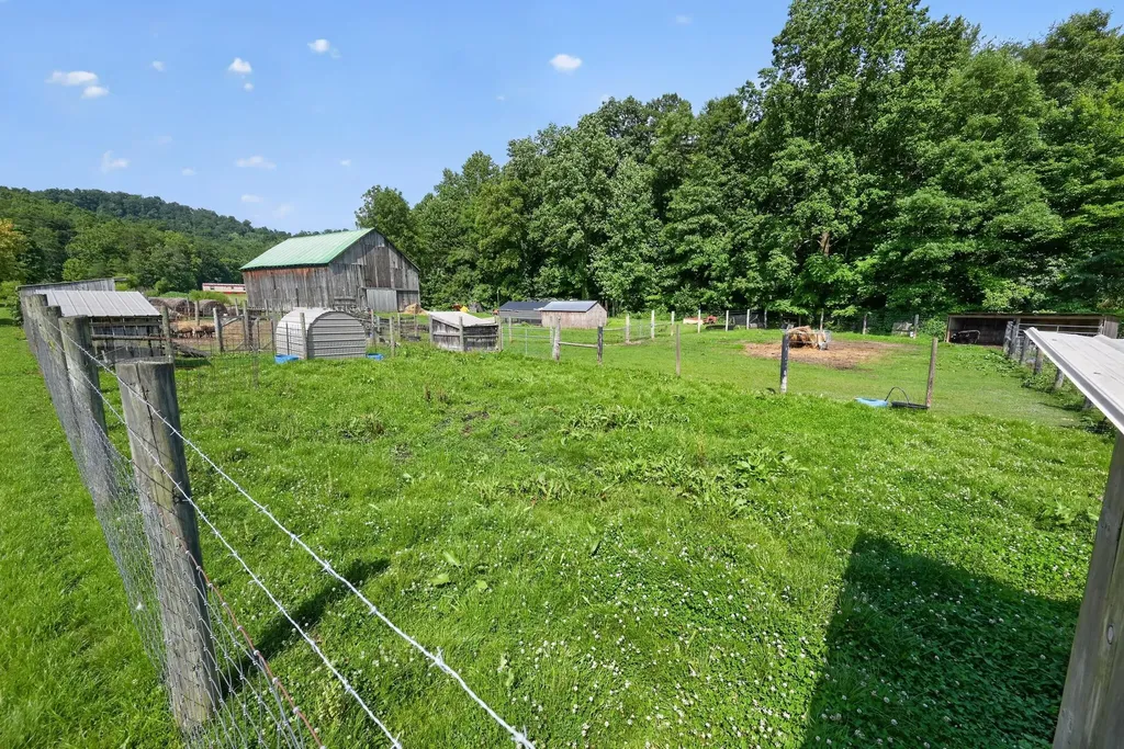 326 Roberts Road Stanton KY 40380