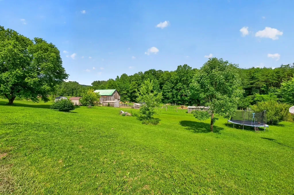 326 Roberts Road Stanton KY 40380