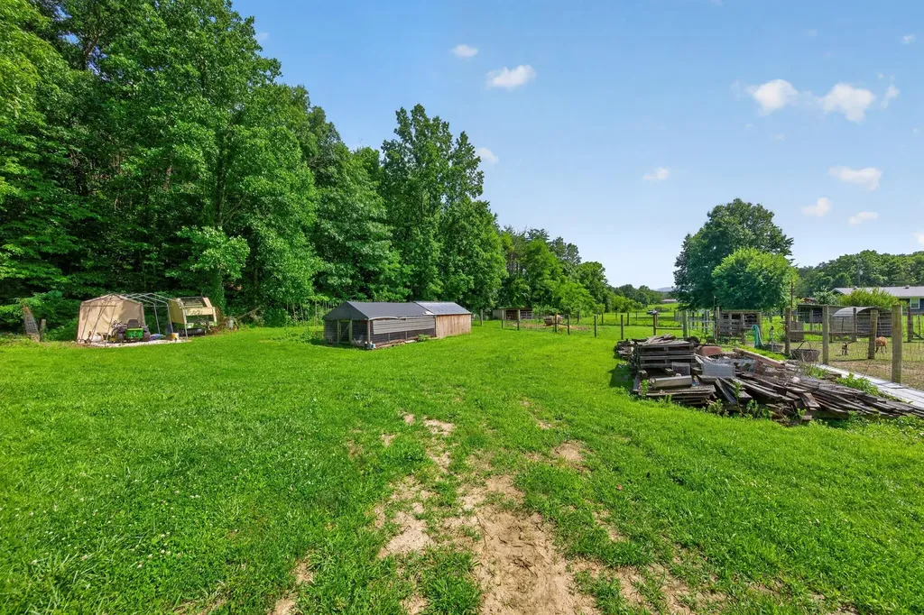 326 Roberts Road Stanton KY 40380