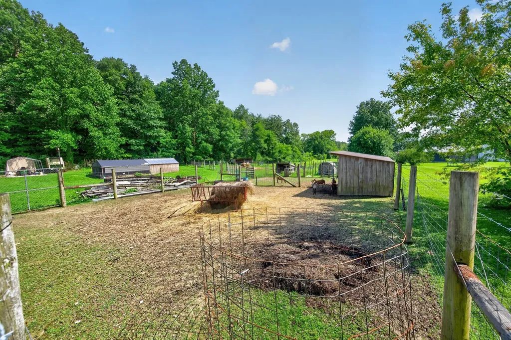 326 Roberts Road Stanton KY 40380