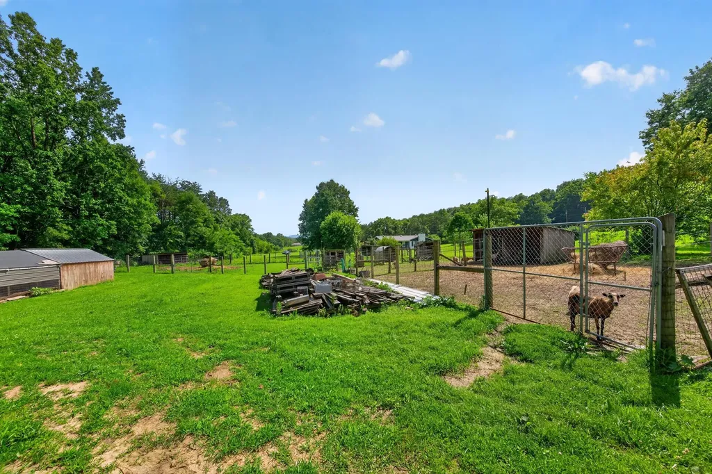 326 Roberts Road Stanton KY 40380