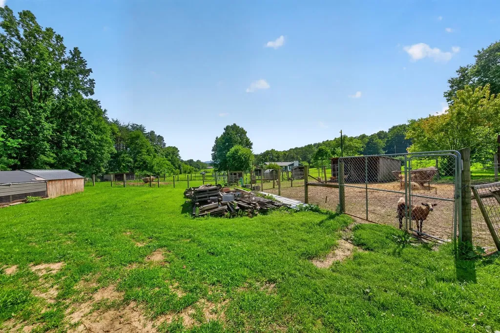 326 Roberts Road Stanton KY 40380