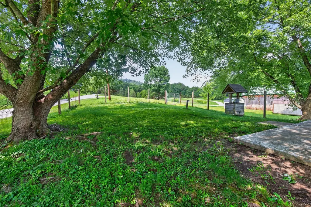 326 Roberts Road Stanton KY 40380