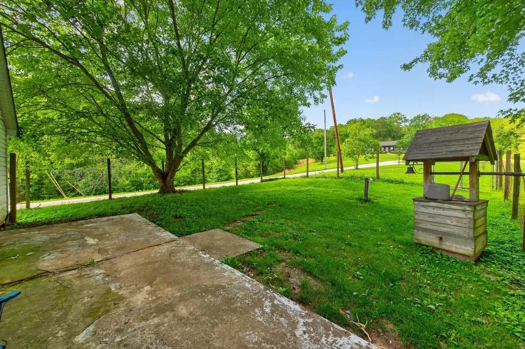326 Roberts Road Stanton KY 40380