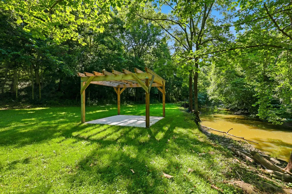 2250 Willisburg Lane Lawrenceburg KY 40342