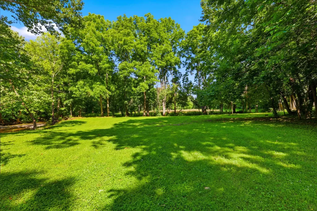 2250 Willisburg Lane Lawrenceburg KY 40342