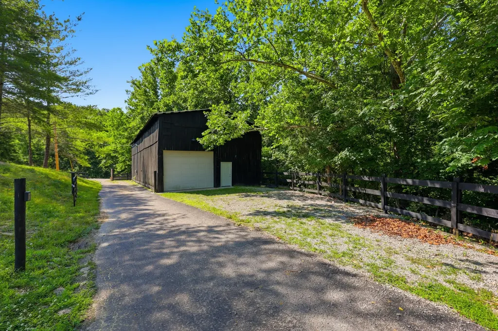 2250 Willisburg Lane Lawrenceburg KY 40342