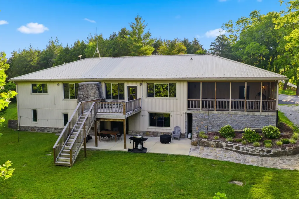 2250 Willisburg Lane Lawrenceburg KY 40342