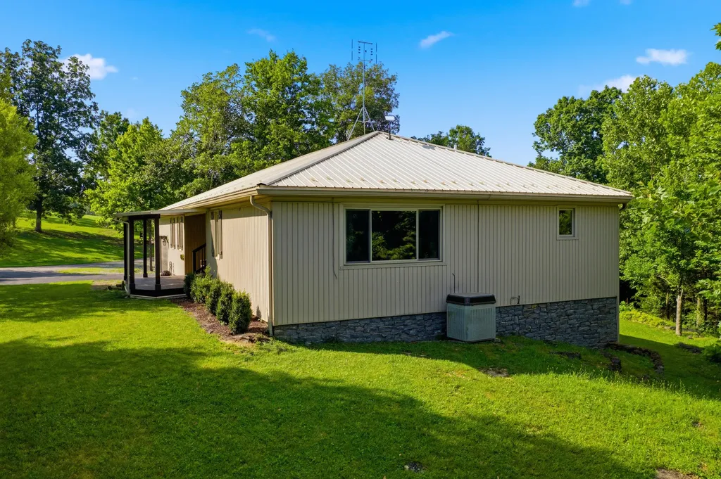 2250 Willisburg Lane Lawrenceburg KY 40342