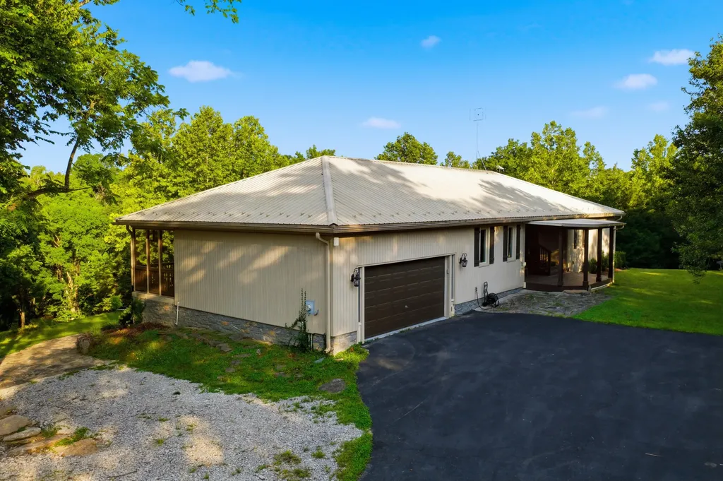 2250 Willisburg Lane Lawrenceburg KY 40342