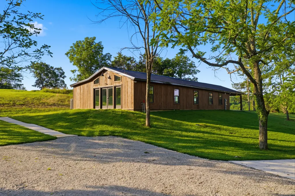 2250 Willisburg Lane Lawrenceburg KY 40342
