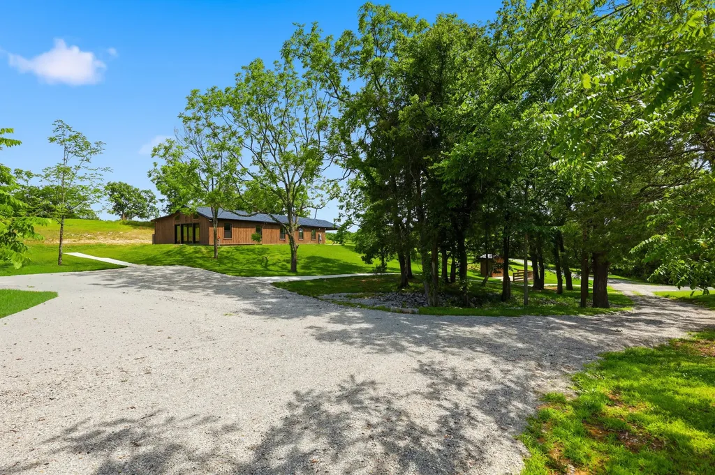 2250 Willisburg Lane Lawrenceburg KY 40342