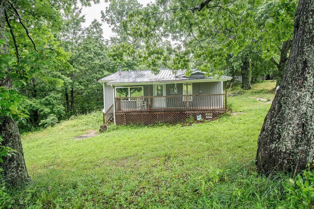 1797 E Clack Mountain Road Clearfield KY 40313