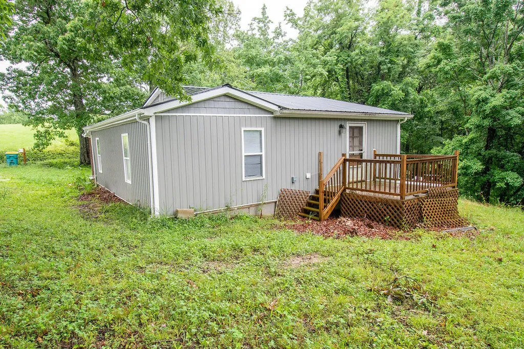 1797 E Clack Mountain Road Clearfield KY 40313