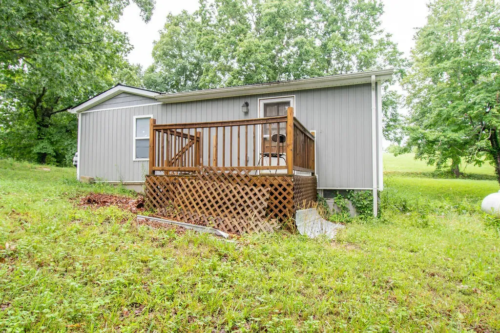 1797 E Clack Mountain Road Clearfield KY 40313