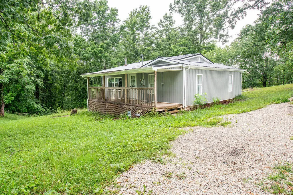 1797 E Clack Mountain Road Clearfield KY 40313
