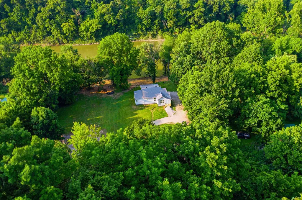 1540 Sims Valley Road Lawrenceburg KY 40342