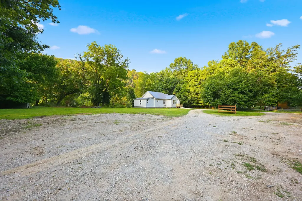 1540 Sims Valley Road Lawrenceburg KY 40342