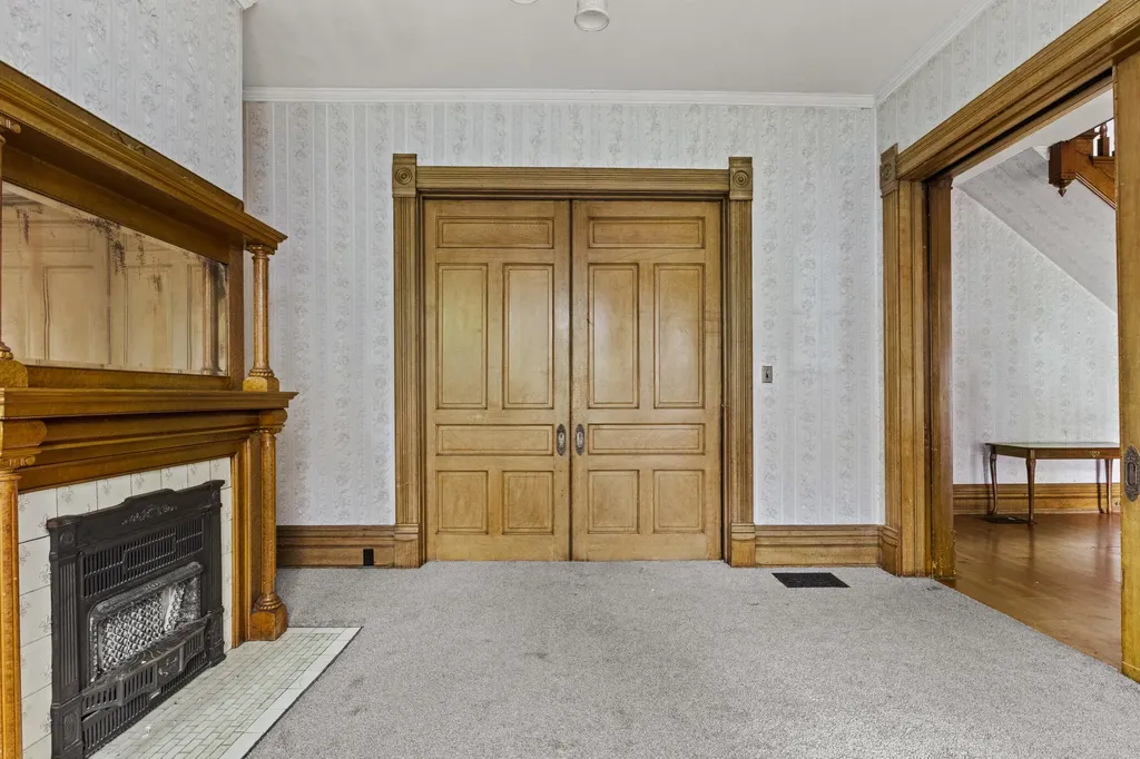 658 Higgins Avenue Paris KY 40361