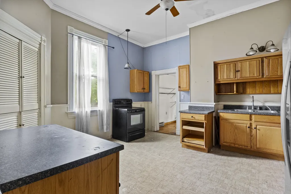 658 Higgins Avenue Paris KY 40361