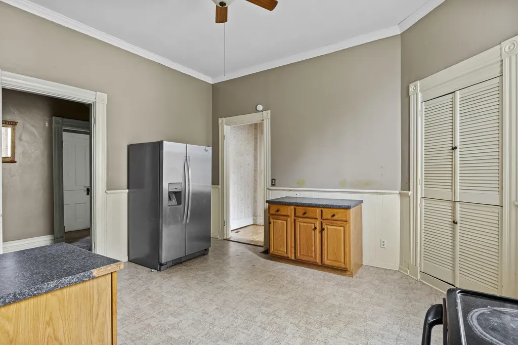 658 Higgins Avenue Paris KY 40361