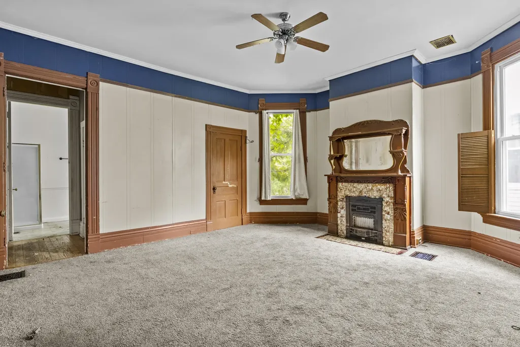658 Higgins Avenue Paris KY 40361