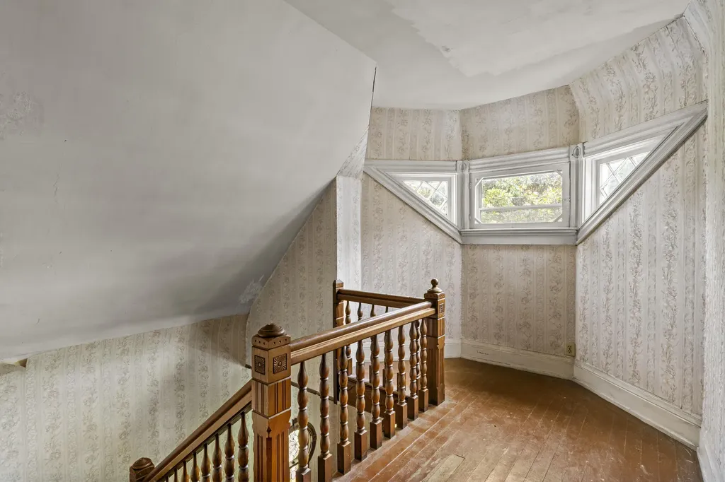 658 Higgins Avenue Paris KY 40361