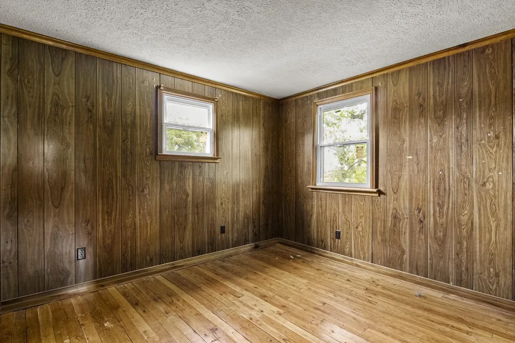 658 Higgins Avenue Paris KY 40361