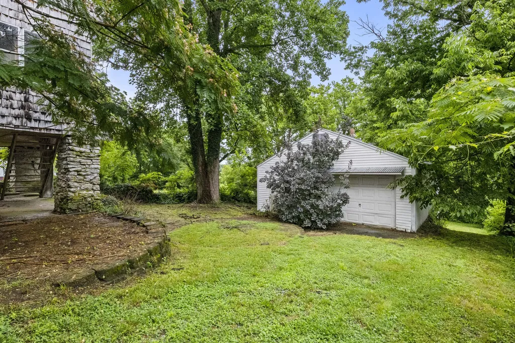 658 Higgins Avenue Paris KY 40361