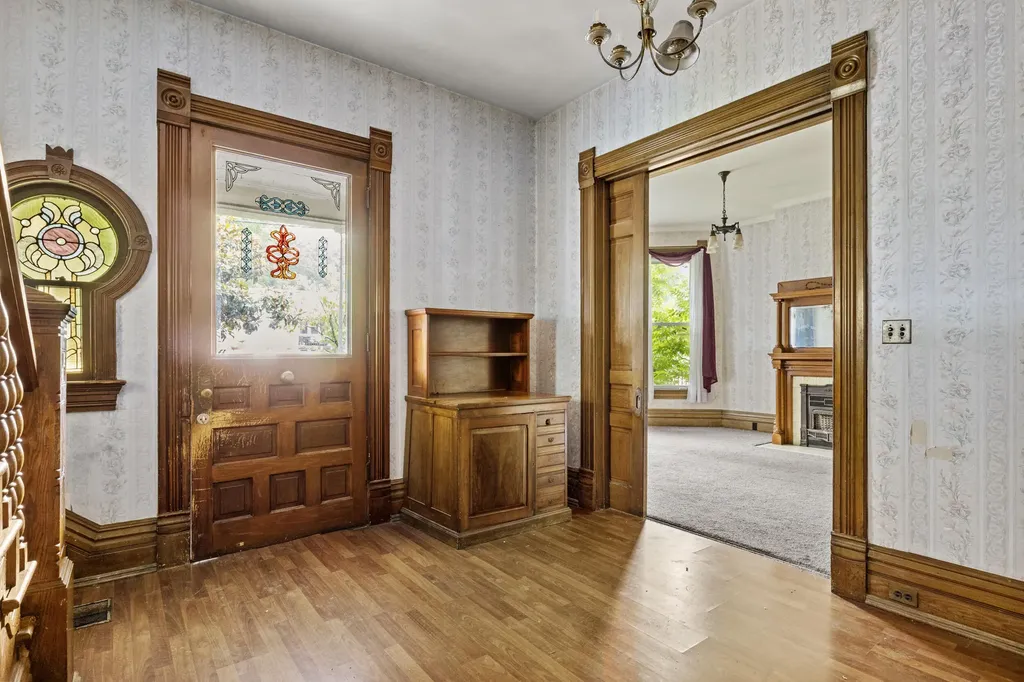 658 Higgins Avenue Paris KY 40361