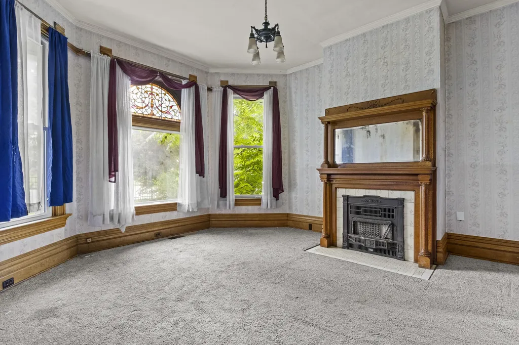 658 Higgins Avenue Paris KY 40361