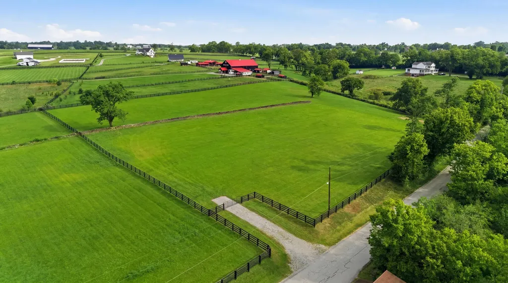 136 Lloyd Road Georgetown KY 40324