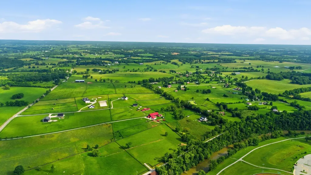 136 Lloyd Road Georgetown KY 40324