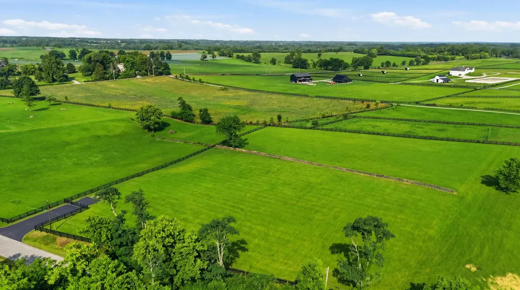 136 Lloyd Road Georgetown KY 40324