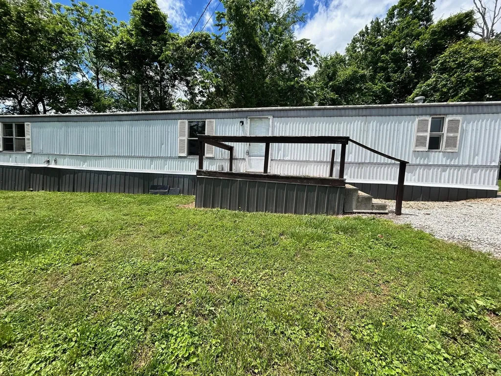 376 Cumberland Drive Bronston KY 42518