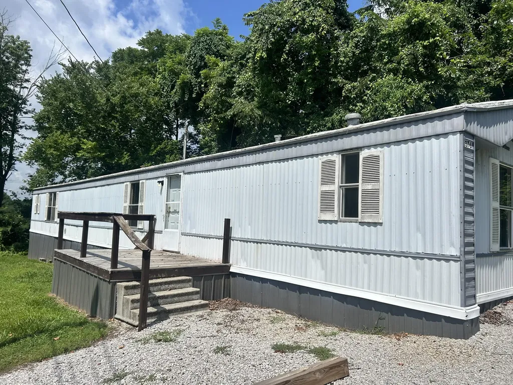 376 Cumberland Drive Bronston KY 42518