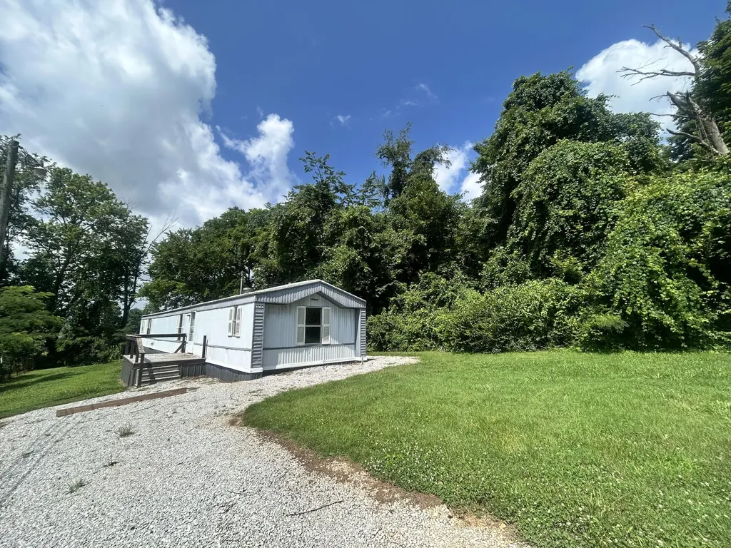 376 Cumberland Drive Bronston KY 42518