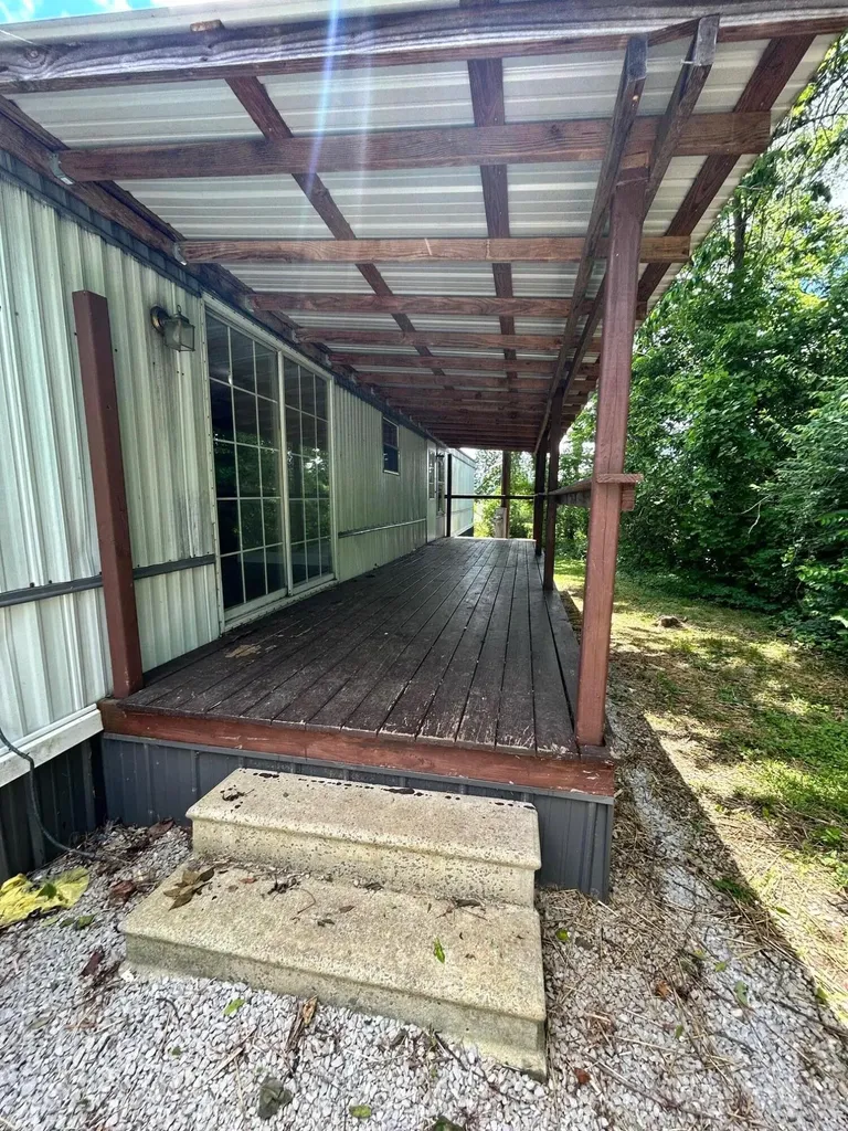 376 Cumberland Drive Bronston KY 42518